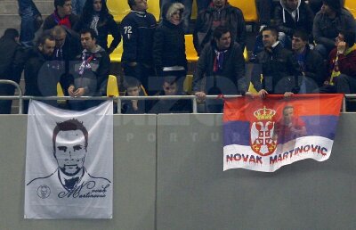 FOTO Martinovici e noul idol al suporterilor: mesajele de susţinere au umplut tribuna