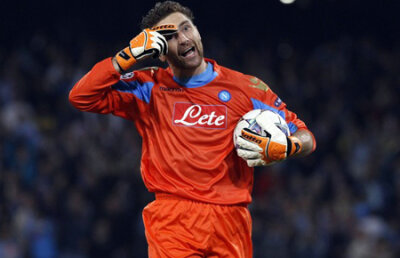 VIDEO Senzaţional! » De Sanctis face o cursă nebună şi scoate mingea de pe linia porţii