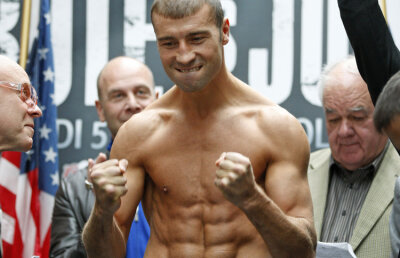 FOTO ŞI VIDEO: Bute, după cîntarul oficial: ”Mîine va fi război. E în joc viitorul meu”