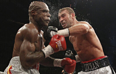 Lucian Bute a boxat accidentat din repriza a patra: ”Le mulţumesc românilor că s-au trezit să mă vadă”