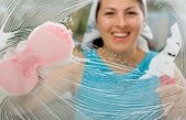 I-a "curăţat" de un milion de dolari: Cum a distrus femeia de serviciu a unui muzeu o operă de artă incredibil de scumpă