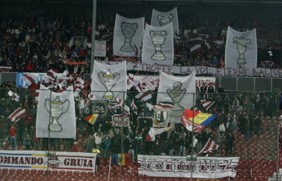 Părăsiţi de fani » Suporterii lui CFR nu vor sta în peluză la derby-ul cu U Cluj