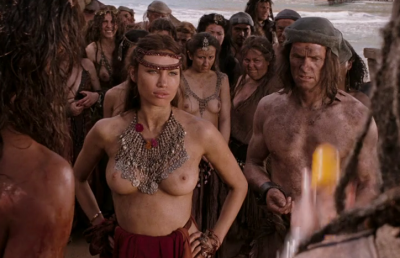 FOTO! Alina Puscau, sclava cu sanii la vedere in filmul "Conan"!