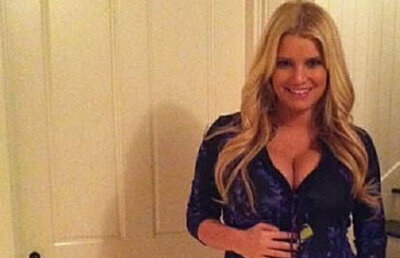 FOTO! Jessica Simpson, cu sanii ENORMI pe Twitter