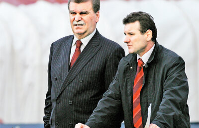 Principalul candidat la fotoliul de preşedinte al Rapidului are "dotări" mai slabe decît predecesorul » "Vamă" îl bate pe Zotta!