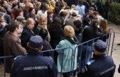 Profesorii protestează la Ministerul Educaţiei. Cer deblocarea salariilor şi a angajărilor în 2012
