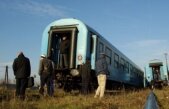 Sute de pasageri, blocaţi în trenul Intercity Timişoara-Bucureşti din cauza unei defecţiuni