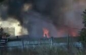 Pericol de explozie în Buzău. O cisternă plină cu o tonă de propan a luat foc
