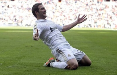 Chelsea pune pe masă 40 de milioane de lire sterline pentru Higuain