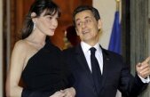 Tăticul Sarkozy şi-a pus femeile în cap: Alăptatul este o formă de sclavie