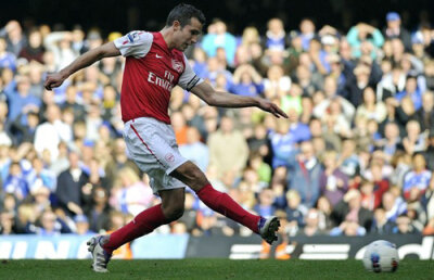 VIDEO Van Persie, din nou decisiv! » Arsenal s-a impus la Norwich prin dubla olandezului