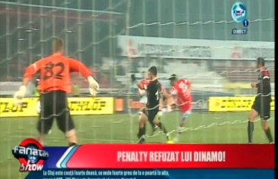 La gîtul arbitrilor » Dinamo a avut un penalty refuzat şi un gol anulat eronat