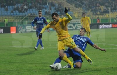 Pandurii au contestat la Radio GSP arbitrajul lui Robert Dumitru: "A dictat eronat penalty pentru Vaslui" :X
