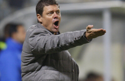 Selymes atacă maniera de arbitraj: "A fost foarte «pe faţă» contra noastră" :X