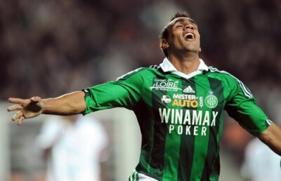 Intră în vestiarul lui Saint Etienne! Sinama-Pongolle îl invaţă pe Bănel să vorbească franceza :)