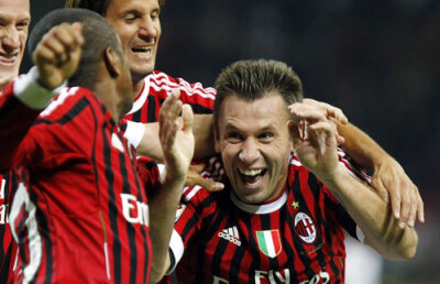 VIDEO Antrenament inedit pentru Cassano: s-a plimbat timp de 40 de minute în jurul terenului