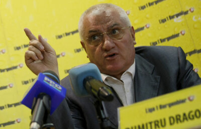 Dumitru Dragomir la Radio GSP: "Cum să nu vorbesc despre greşelile arbitrilor? S-au întîlnit hoţii cu proştii?!"