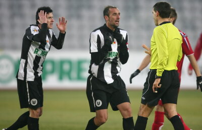 Greşelile de arbitraj declanşează o adevărată nebunie » Walter anunţă un protest la Sibiu - U Cluj!