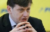 Crin Antonescu susţine o conferinţă de presă la ora 12:30