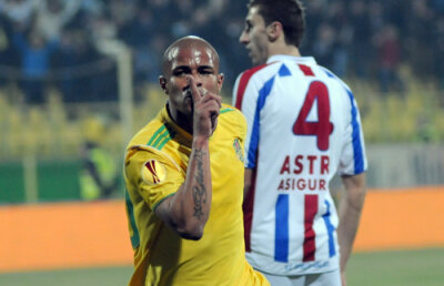 Europa stoarce moldoveni! » Wesley a decis meciul dintre Vaslui şi Oţelul