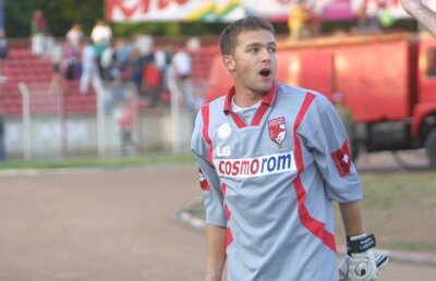 Lobonţ venea cu dicţionarul în vestiar: "Domnule Dinu, să vedem acum dacă minţi sau spui adevărul!"