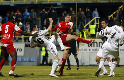 Marea hibernare! » Dinamo a obţinut doar o remiză albă la Ploieşti