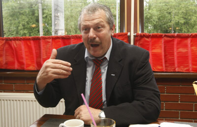 Duckadam: "De ce să cădem de pe un cal frumos, cînd ne putem urca pe unul?"