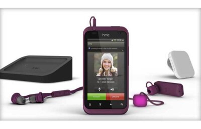 Pentru  dame?  HTC Rhyme un telefon cu Charm