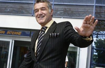 Gigi îi motivează pe stelişti cu citate dintr-un film turcesc :)