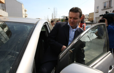 Gigi dă din casă » "Zotta a cerut bani pentru un jucător şi i-a oprit el"