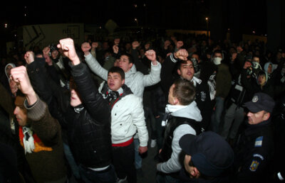 Asediu la vestiare! » Fanii U Cluj i-au cerut demisia lui Ionuţ Badea