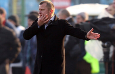 Dorinel îl susţine pe Zotta: "Dă-l în judecată pe Porumboiu, doar aşa poate fi oprit!"