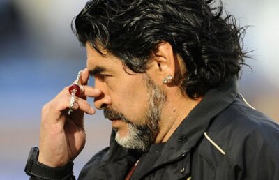 Maradona, amendat fiindcă l-a jignit pe Olăroiu