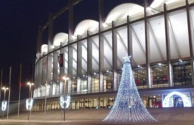 FOTO / Arena Naţională a primit straie de sărbătoare odată cu trecerea în 2012