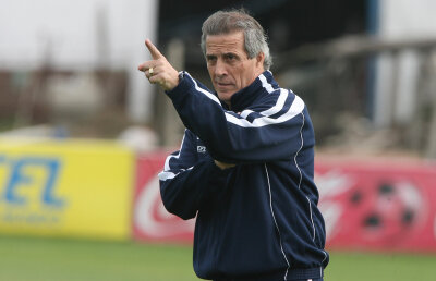 Tabarez ales selecţionerul anului, peste Del Bosque şi Low