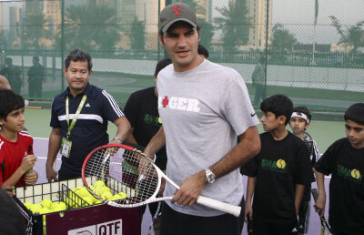 VIDEO/ De la copii la lumănări » Federer a făcut spectacol la Doha