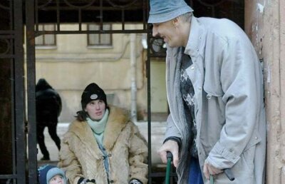 A murit cel mai înalt baschetbalist din istorie, Aleksandr Sizonenko. Măsura 2,39 metri!