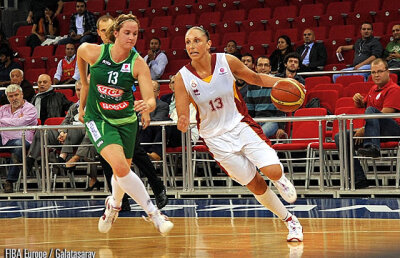 Amendată deoarece nu vrea să poarte echipament mulat