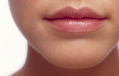 Solutii naturiste pentru buzele crapate