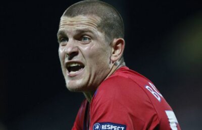 Are alergie la culorile lui Dinamo! » Bourceanu şi-a vopsit ghetele pentru că aveau dungi roş-albe