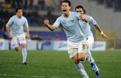 VIDEO Aşa se bate o lovitură liberă » Hernanes a marcat un gol fabulos în Cupa Italiei