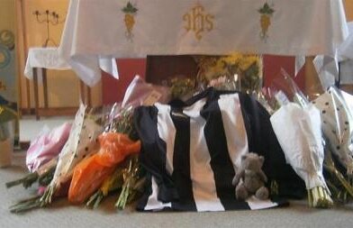 Un puşti a murit după ce şi-a celebrat golul alături de tată şi bunic