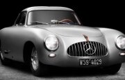 Mercedes-Benz 300SL împlineşte şase decenii