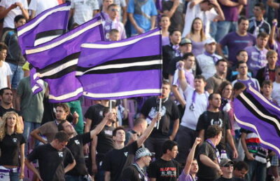 Proiect nou la Poli! Se doreşte vînzarea de acţiuni către fani