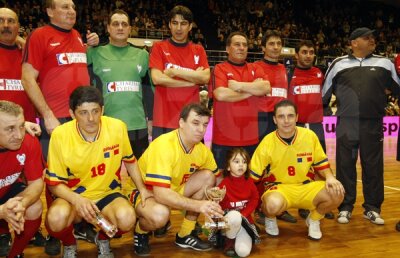 FOTO Steaua '86 a învins "Generaţia de aur" în meciul demonstrativ pentru Kassandra