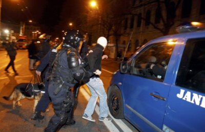 Protestele din România în presa internaţională: "Guvernul de la Bucureşti trezeşte furia mulţimii"