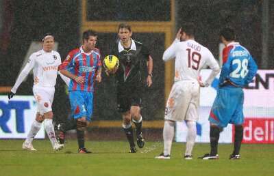 Meciul Catania - AS Roma suspendat după o ploaie teribilă
