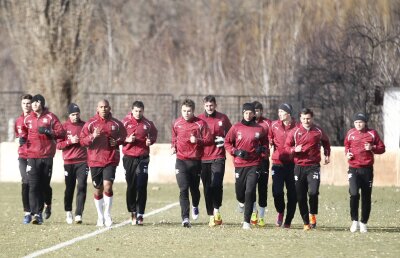 Rapidiştii s-au reunit azi » Pancu: "Dacă Rui Duarte vine diseară, ar fi prima surpriză plăcută a anului" :)