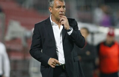 Dinamoviştii acuză că antrenorul CFR-ului vrea să le fure jucătorii: "Bagă strîmbe!" :X