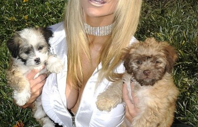 FOTO! Courtney Stodden, cu sanii de minora la aerisit